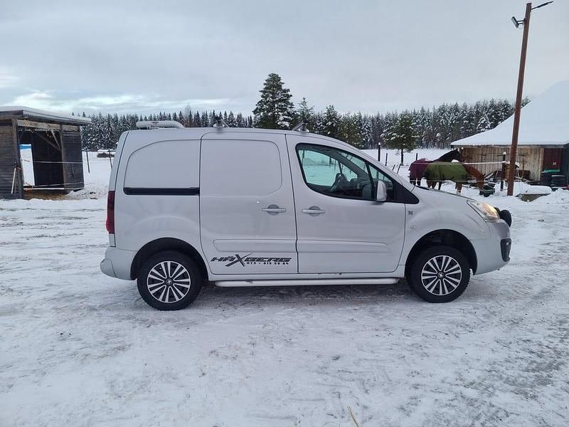Begagnad Citroën Berlingo 99 HK (72 kW) 2015 Minibuss