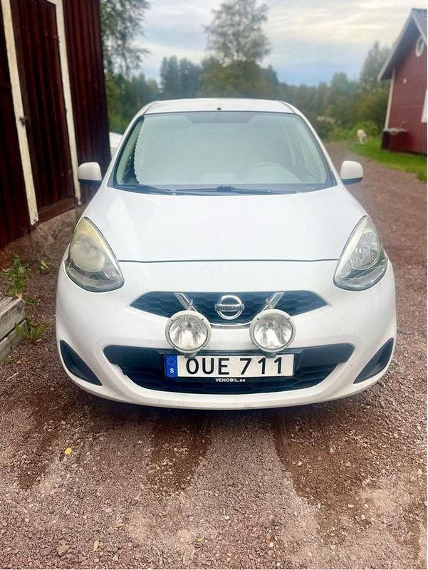 Vit Begagnad 2015 Nissan Micra Halvkombi | 45 000 kr (Bra pris) - Bild 1/4