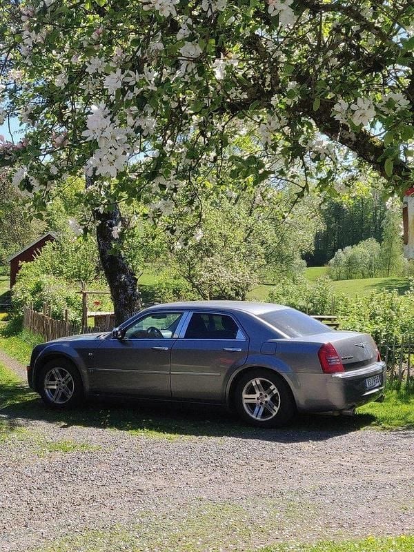 Grå Begagnad 2006 Chrysler 300C Sedan | 54 000 kr (Superpris) - Bild 1/4