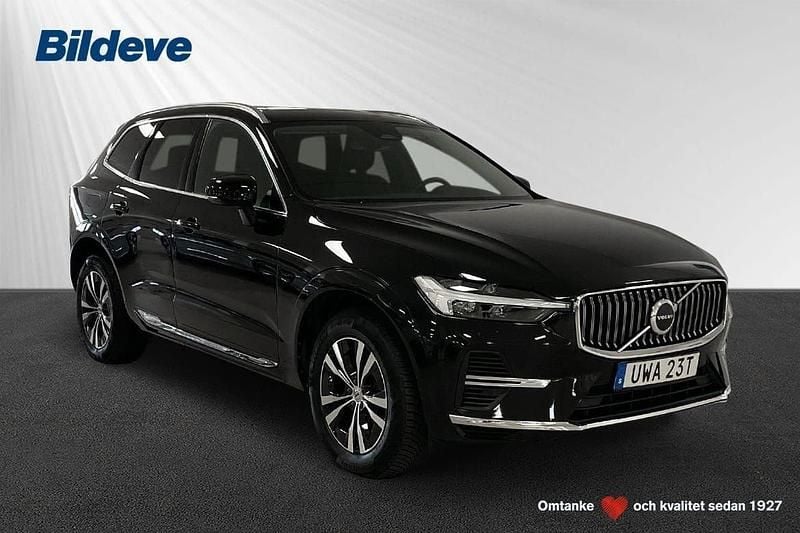 Svart Begagnad 2023 Volvo XC60 Core SUV | 459 900 kr (Bra pris) - Bild 1/4