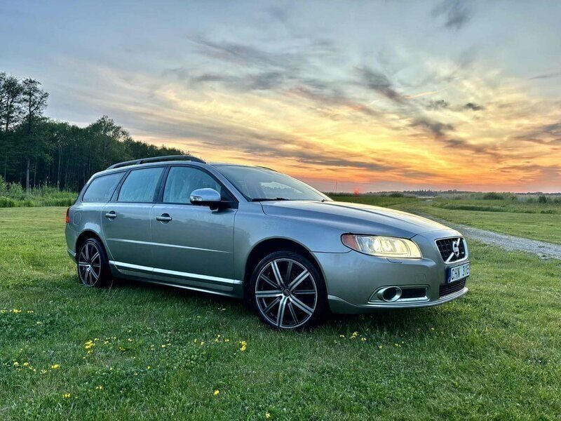 Brun Begagnad 2008 Volvo V70 Kombi | 57 900 kr (Bra pris) - Bild 1/4