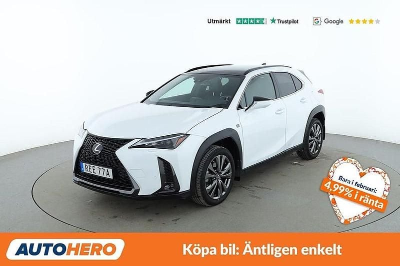 Begagnad Lexus UX 250h Sport Line 186 HK (136 kW) 2022 Vit SUV