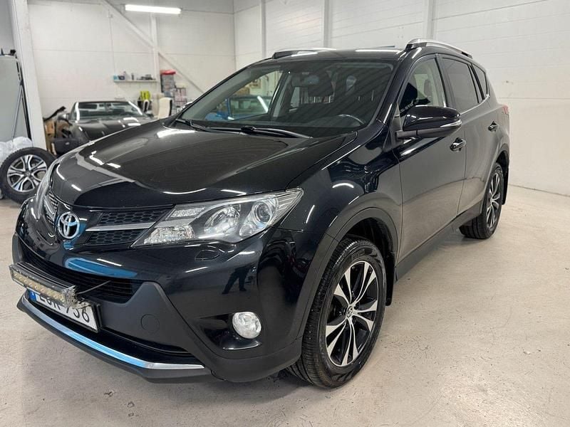 Svart Begagnad 2015 Toyota RAV4 Multidrive S SUV | 129 000 kr (Bra pris) - Bild 1/4