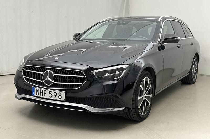Svart Begagnad 2024 Mercedes E300 Kombi | 360 000 kr - Bild 1/4