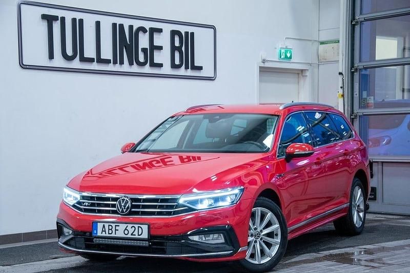 Begagnad VW Passat R-line 190 HK (139 kW) 2020 Röd Kombi