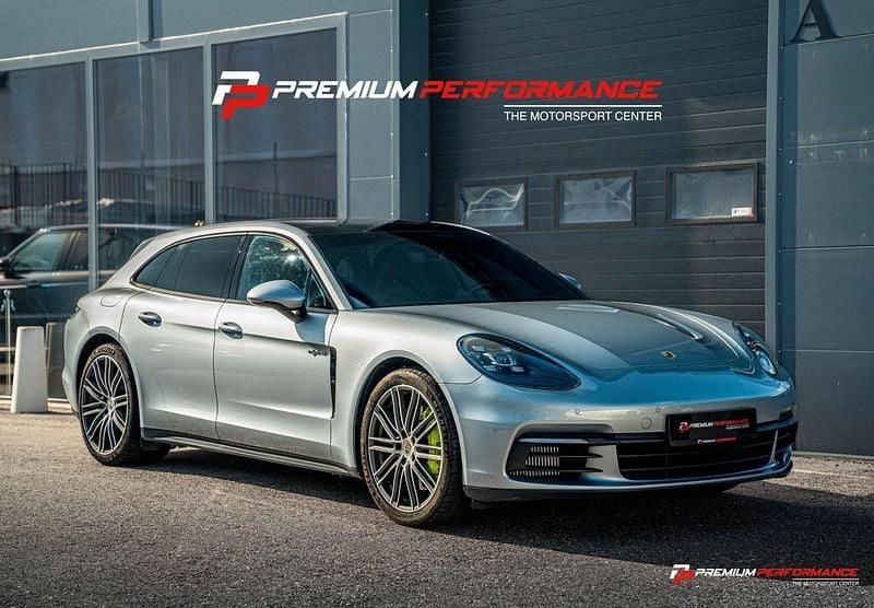 Silver Begagnad 2019 Porsche Panamera 4 Sport Turismo Sedan | 874 900 kr (Marknadspris) - Bild 1/4