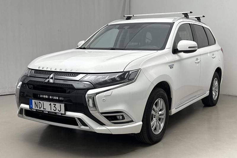 Vit Begagnad 2019 Mitsubishi Outlander SUV | 109 000 kr (Superpris) - Bild 1/4