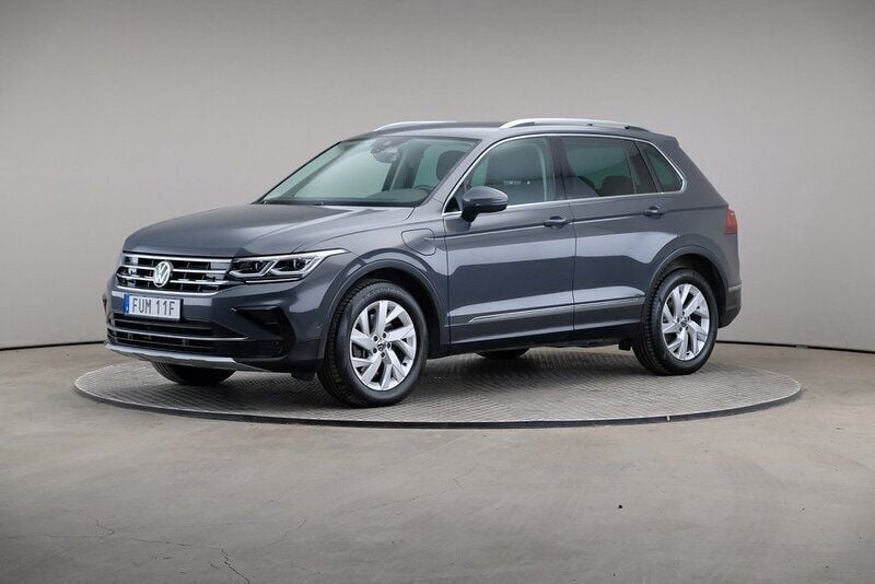 Grå Begagnad 2021 VW Tiguan Elegance SUV | 285 000 kr (Superpris) - Bild 1/4