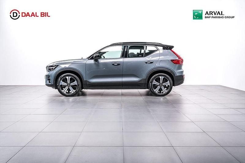 Grå Begagnad 2023 Volvo XC40 SUV | 415 000 kr (Marknadspris) - Bild 1/4