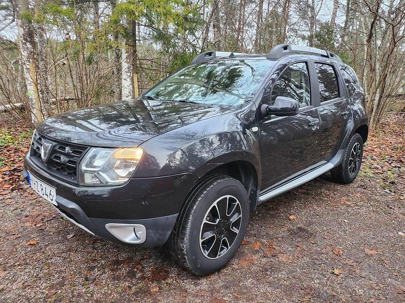 Svart Begagnad 2016 Dacia Duster Black Shadow SUV | 86 000 kr (Bra pris) - Bild 1/4