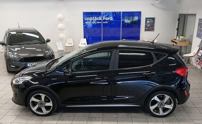 Begagnad Ford Fiesta Active 101 HK (74 kW) 2019 Absolute black Halvkombi
