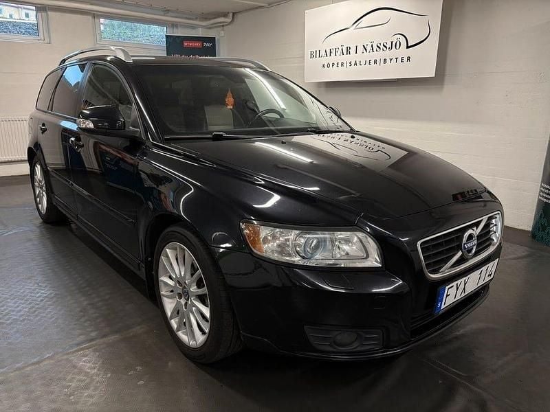Svart Begagnad 2011 Volvo V50 Summum Kombi | 49 900 kr (Bra pris) - Bild 1/4