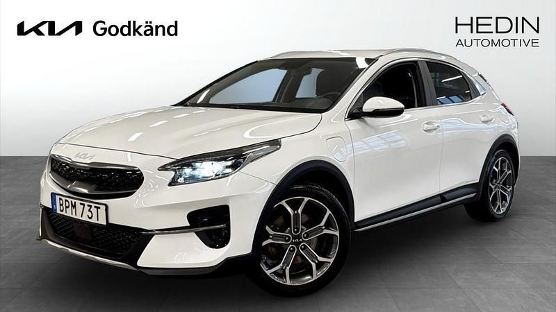 Vit (white) Begagnad 2022 Kia XCeed Advance SUV | 249 900 kr (Marknadspris) - Bild 1/4