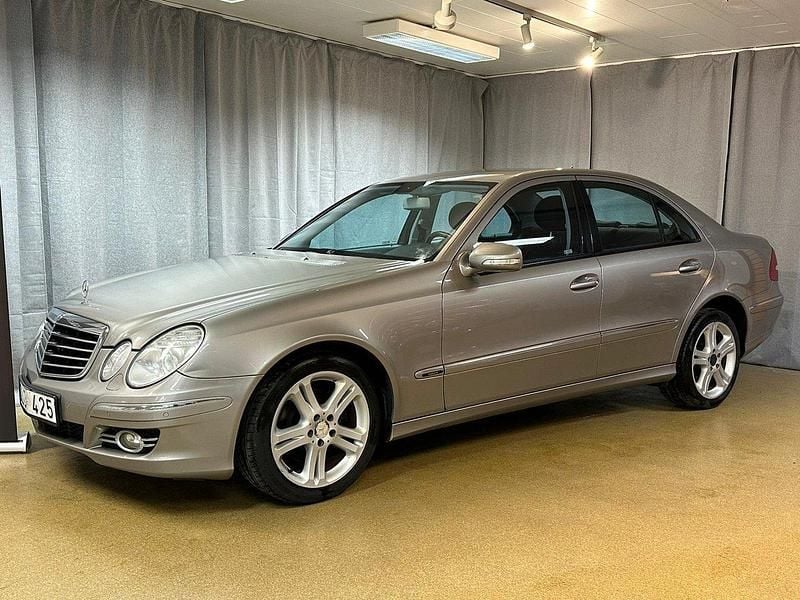 Silver Begagnad 2008 Mercedes E320 Avantgarde Sedan | 69 999 kr (Lite dyr) - Bild 1/4