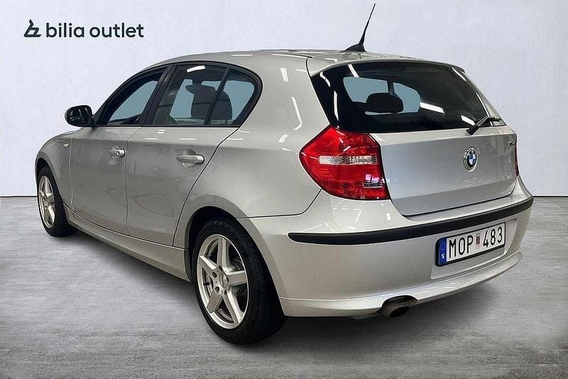 Begagnad BMW 116 2010 Silver Halvkombi