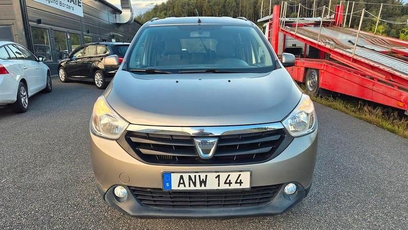 Begagnad Dacia Lodgy 116 HK (85 kW) 2014 Ljusbrun Minibuss