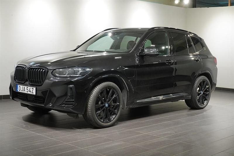 Svart Begagnad 2023 BMW X3 Shadowline SUV | 579 800 kr - Bild 1/2