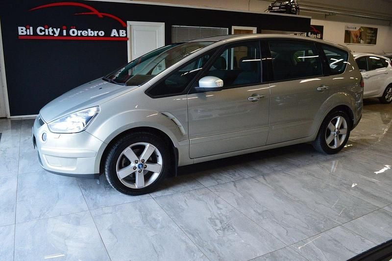 Grå Begagnad 2010 Ford S-MAX S Minibuss | 59 900 kr - Bild 1/4
