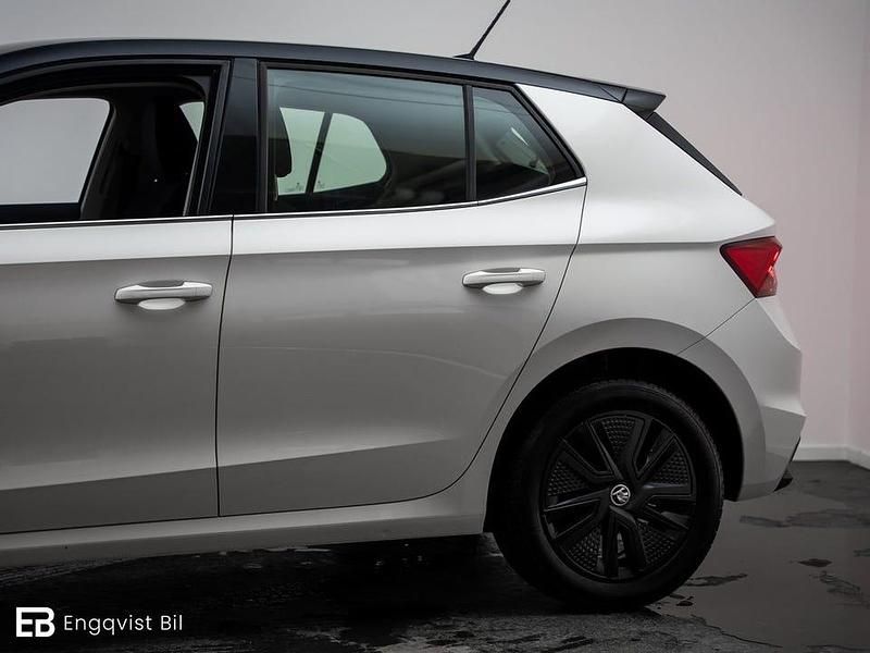 Begagnad Skoda Fabia Comfort 110 HK (80 kW) 2023 Vit Halvkombi
