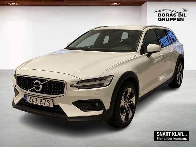 Begagnad 2021 Volvo V60 CC Kombi | 349 000 kr (Marknadspris) - Bild 1/3