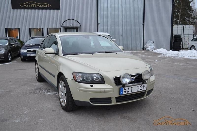 Begagnad Volvo S40 136 HK (100 kW) 2006 Ljusgrön (grön) Sedan
