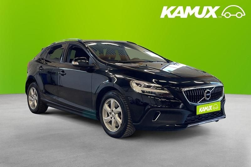 Begagnad Volvo V40 CC 151 HK (111 kW) 2019 Svart Kombi