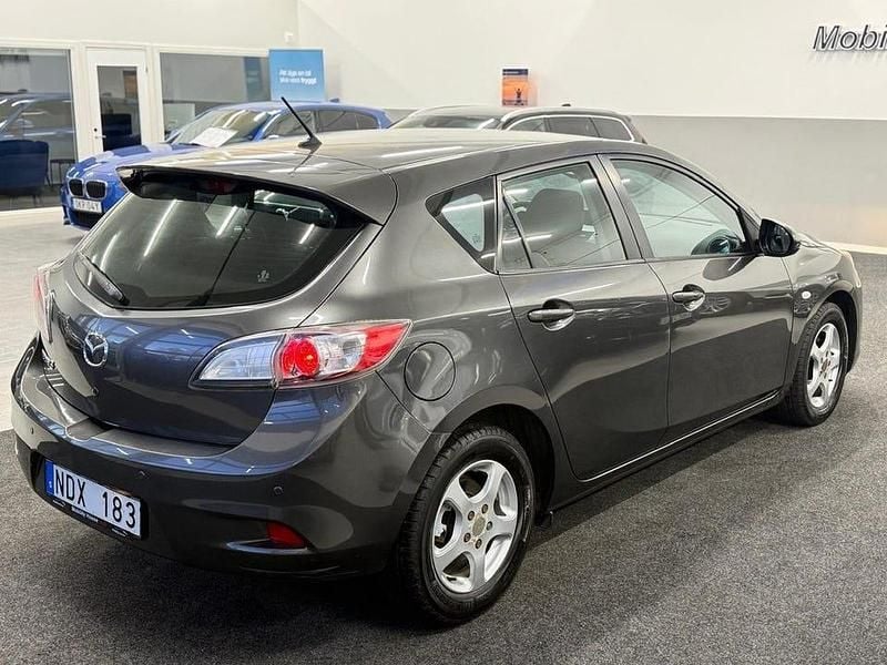 Begagnad Mazda 3 Inclusive 105 HK (77 kW) 2011 Grå Halvkombi