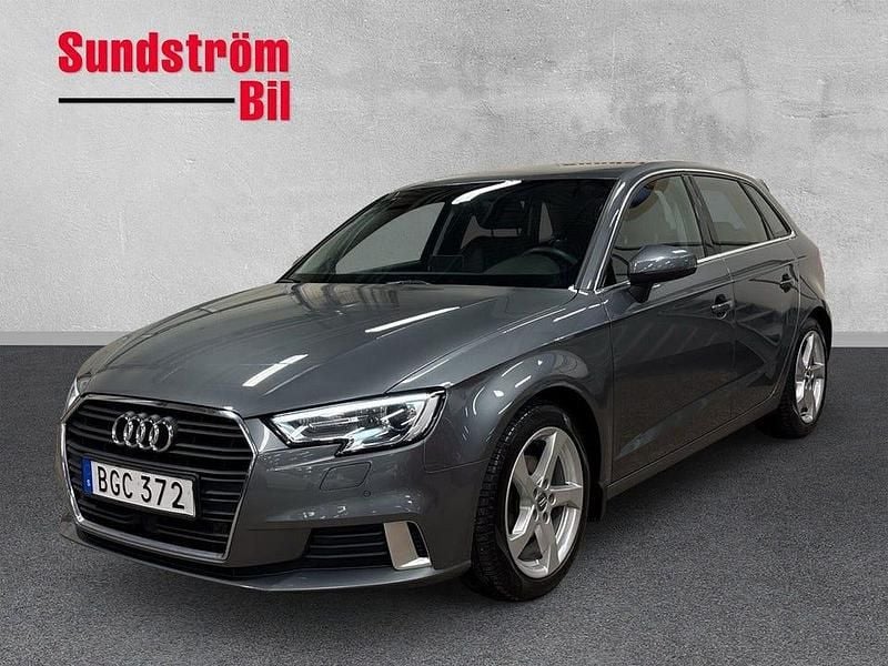 Grå Begagnad 2017 Audi A3 Sport Halvkombi | 189 900 kr (Lite dyr) - Bild 1/3
