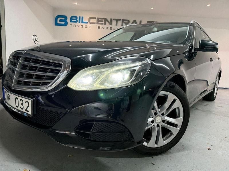 Svart Begagnad 2013 Mercedes E220 Kombi | 119 900 kr (Marknadspris) - Bild 1/4
