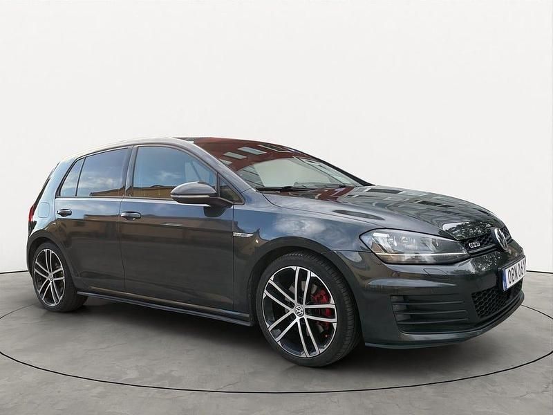 Mörkgrå (grå) Begagnad 2013 VW Golf VII GTD Halvkombi | 128 000 kr (Dyr) - Bild 1/4