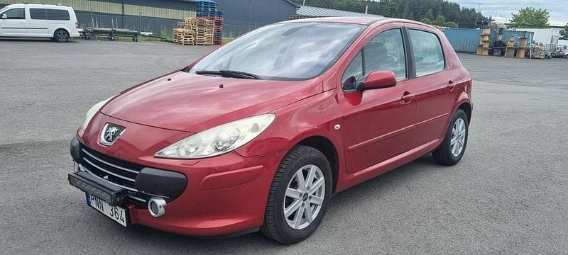 Röd Begagnad 2007 Peugeot 307 Halvkombi | 19 900 kr (Marknadspris) - Bild 1/4