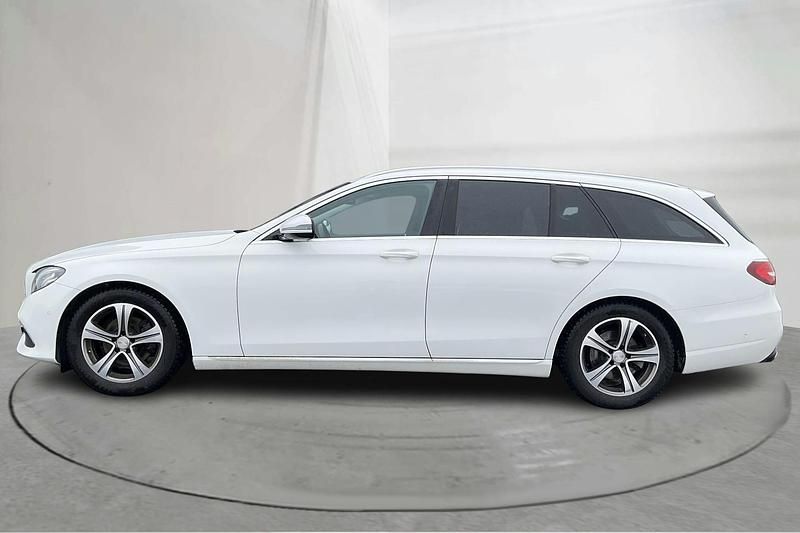 Begagnad Mercedes E200 Avantgarde 150 HK (110 kW) 2019 Vit Kombi