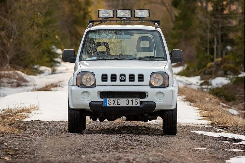 Vit Begagnad 2002 Suzuki Jimny SUV | 10 000 kr - Bild 1/4