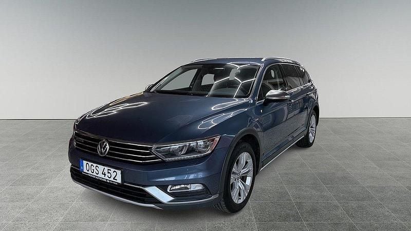Blå Begagnad 2016 VW Passat Alltrack Kombi | 205 000 kr (Marknadspris) - Bild 1/4