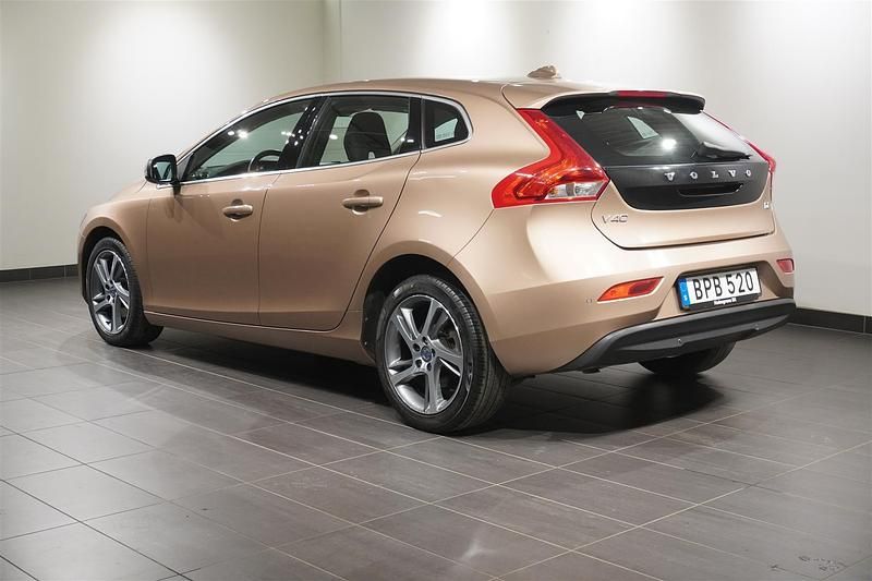 Begagnad Volvo V40 Momentum 120 HK (88 kW) 2015 Okänd Kombi