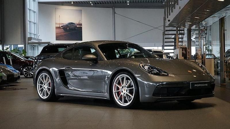 Mörkgrå Begagnad 2022 Porsche 718 Cayman GTS Sportkupé | 999 000 kr - Bild 1/4