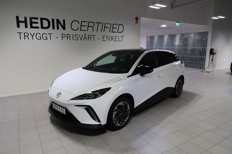 Vit Begagnad 2022 MG MG4 EV Luxury Halvkombi | 309 900 kr (Dyr) - Bild 1/4