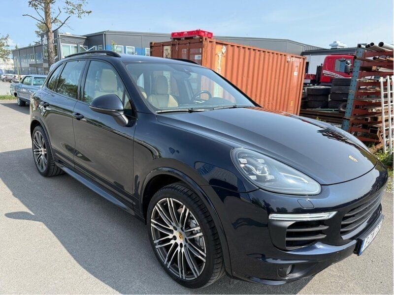 Blå Begagnad 2017 Porsche Cayenne S Sport SUV | 395 000 kr (Bra pris) - Bild 1/4