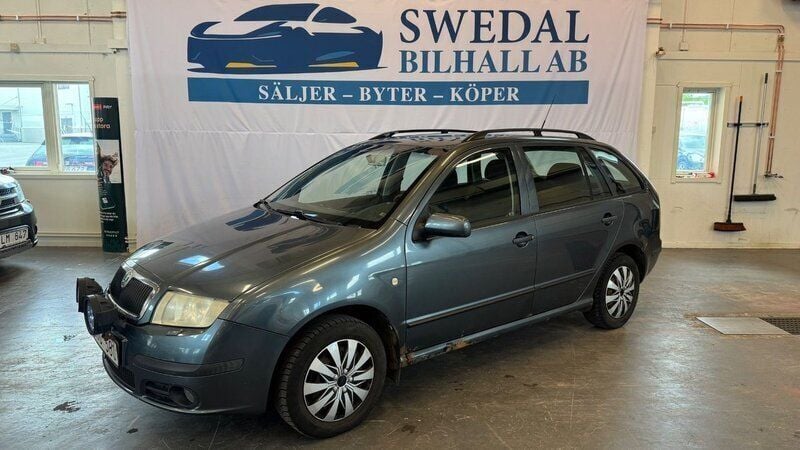 Mörkgrå (grå) Begagnad 2005 Skoda Fabia Kombi | 9 900 kr (Bra pris) - Bild 1/4