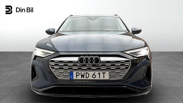 Begagnad Audi Q8 Sportback e-tron Proline 300 kW (408 HK) 2023 Plasmablå metallic SUV