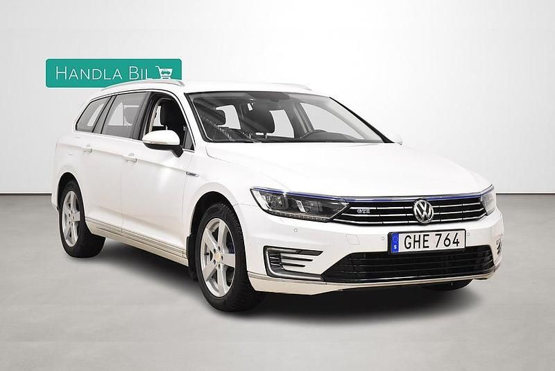 Begagnad VW Passat GTE 218 HK (160 kW) 2016 Vit Kombi