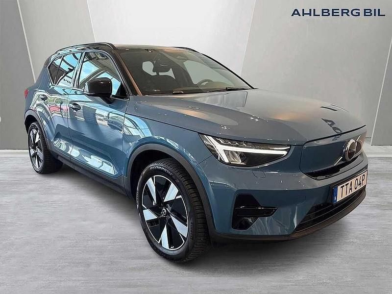 Blå Begagnad 2024 Volvo XC40 Core SUV | 469 500 kr - Bild 1/3