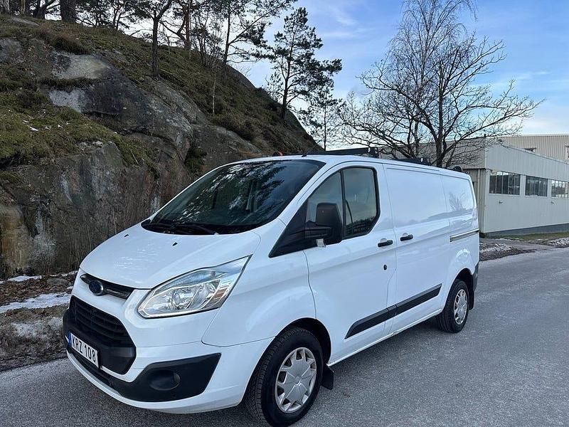 Vit Begagnad 2015 Ford Transit Custom Van | 83 498 kr (Superpris) - Bild 1/4