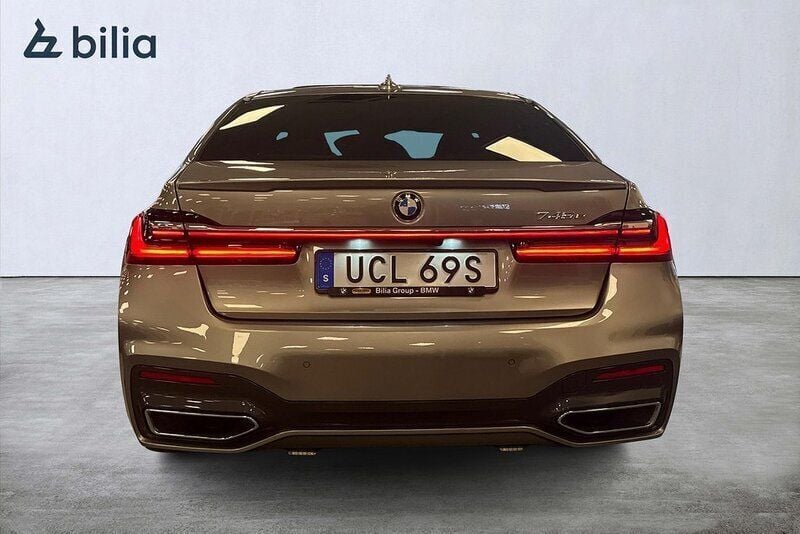 Begagnad BMW 745e M Sport 395 HK (290 kW) 2019 Grå Sedan