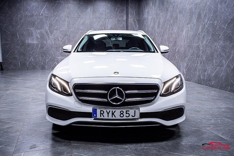 Begagnad Mercedes E300 Avantgarde 194 HK (142 kW) 2019 Vit Kombi