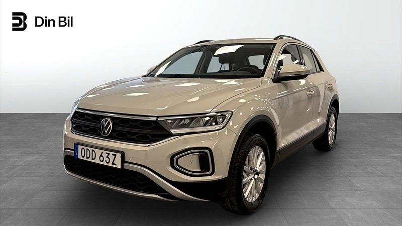 Grå Begagnad 2022 VW T-Roc Life SUV | 259 900 kr - Bild 1/4