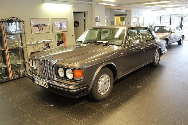 Begagnad Bentley Eight 243 HK (178 kW) 1987 Mörkgrå Sedan