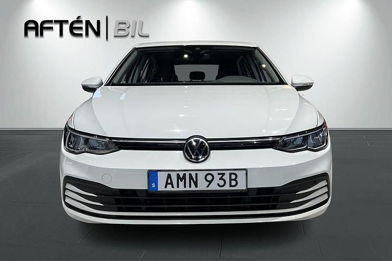 Begagnad VW Golf VIII 150 HK (110 kW) 2020 Vit Halvkombi
