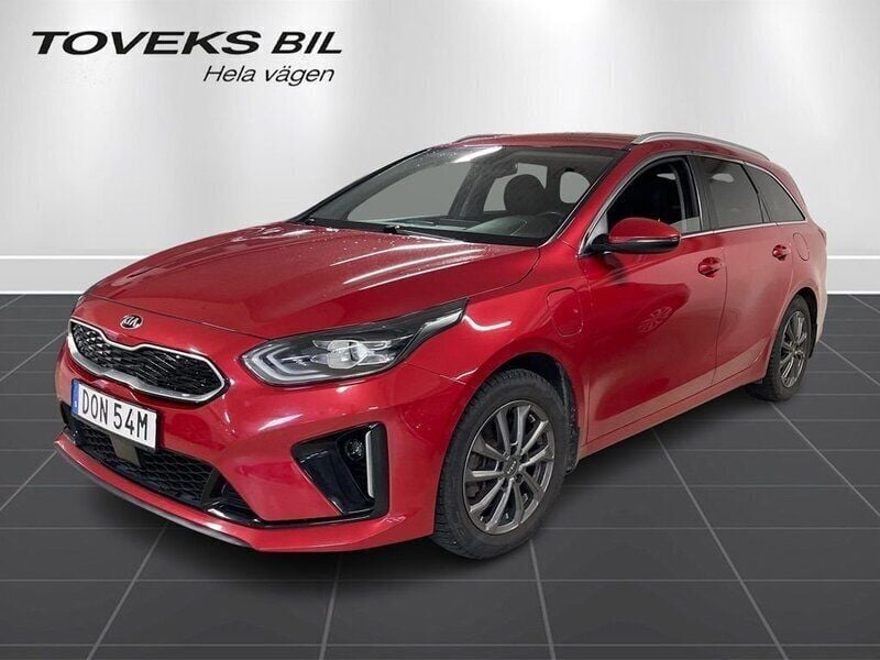 Röd Begagnad 2021 Kia Ceed Sportswagon Kombi | 204 900 kr (Superpris) - Bild 1/3