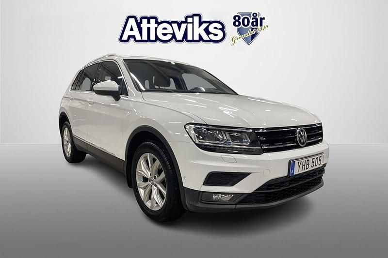 Vit Begagnad 2018 VW Tiguan Comfortline SUV | 224 900 kr (Bra pris) - Bild 1/4